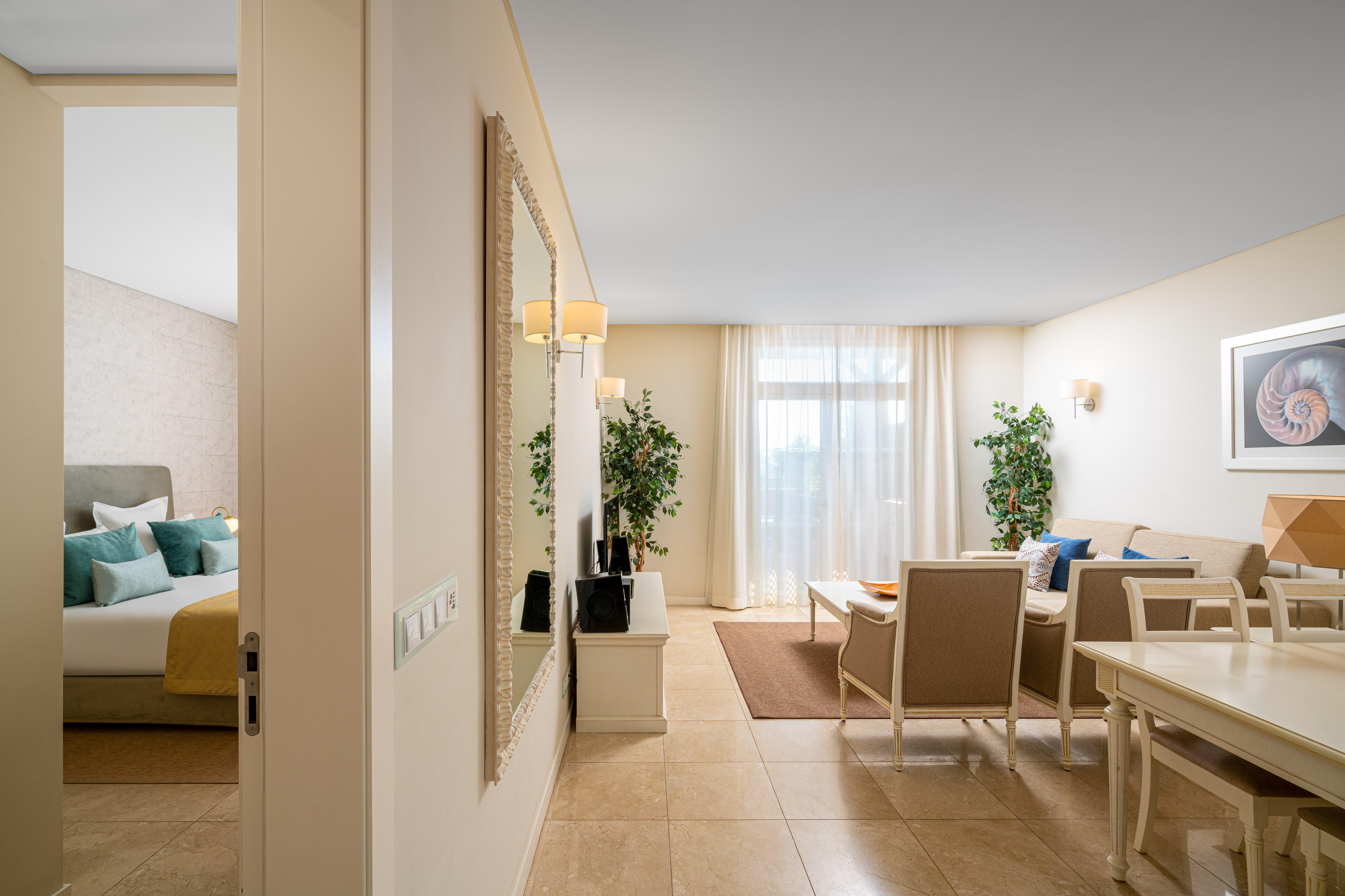 Monte Santo Resort Carvoeiro  Kültér fotó A suite at the hotel
