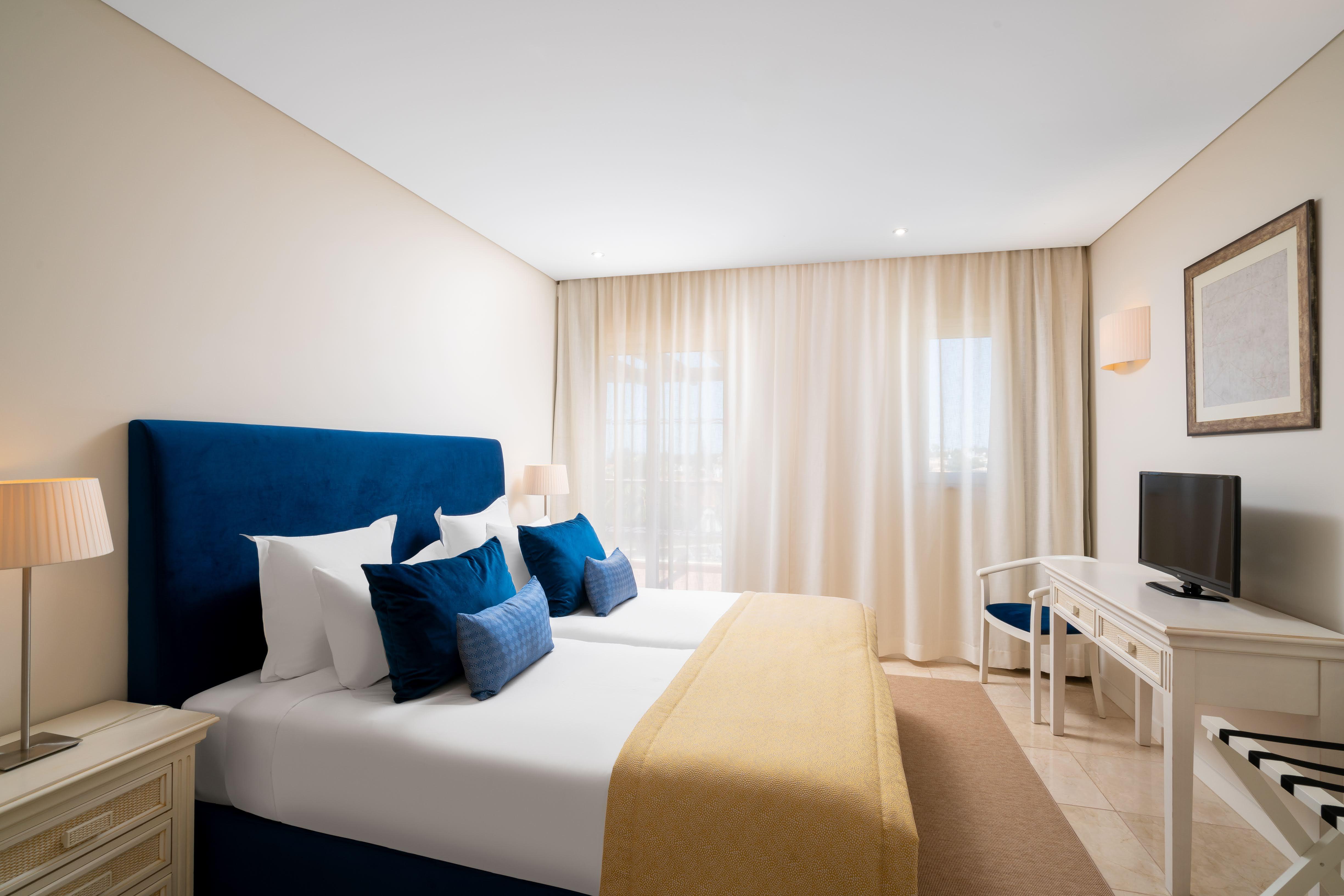 Monte Santo Resort Carvoeiro  Kültér fotó A bedroom at the hotel