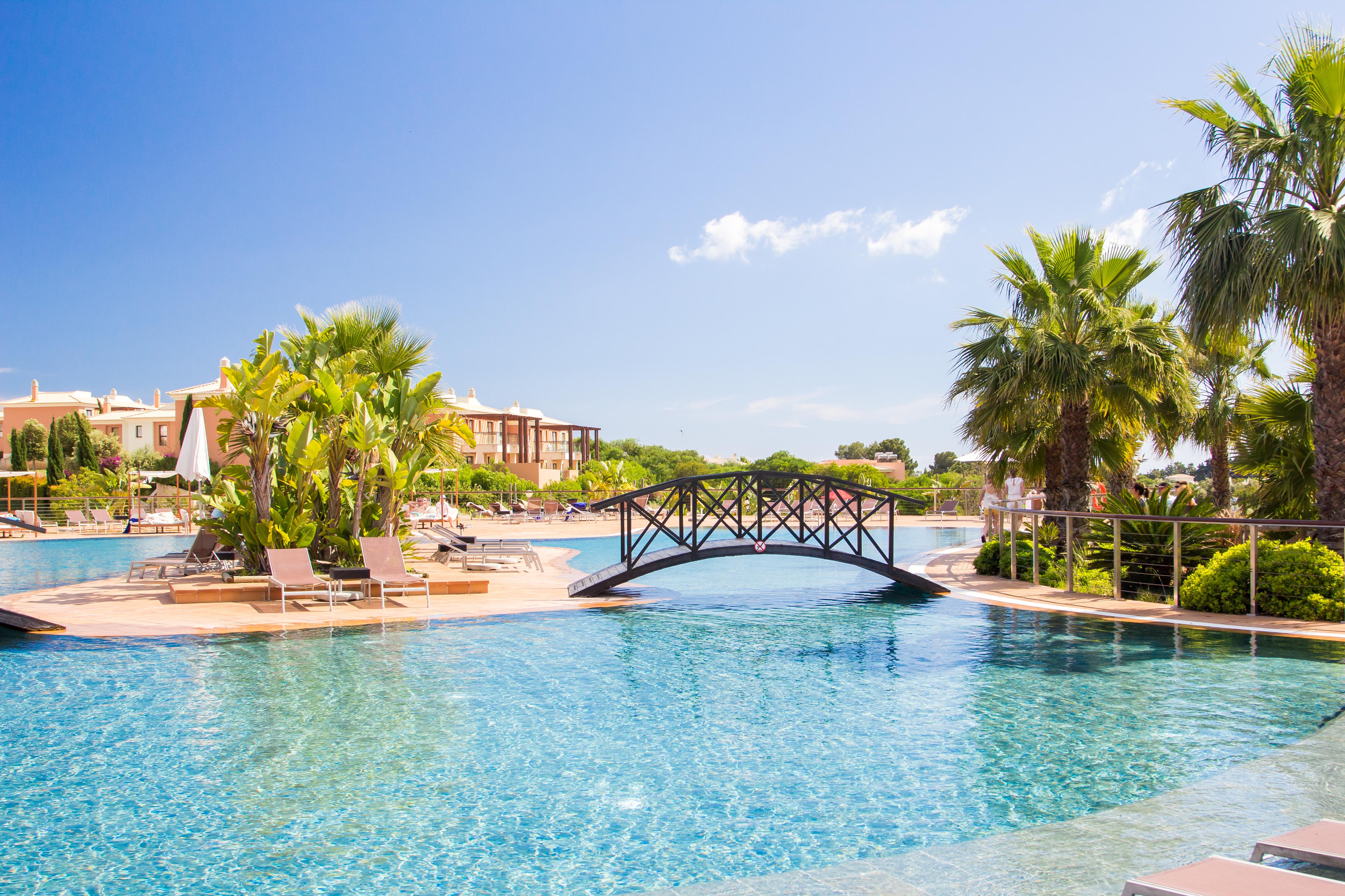 Monte Santo Resort Carvoeiro  Kültér fotó The resort's lagoon