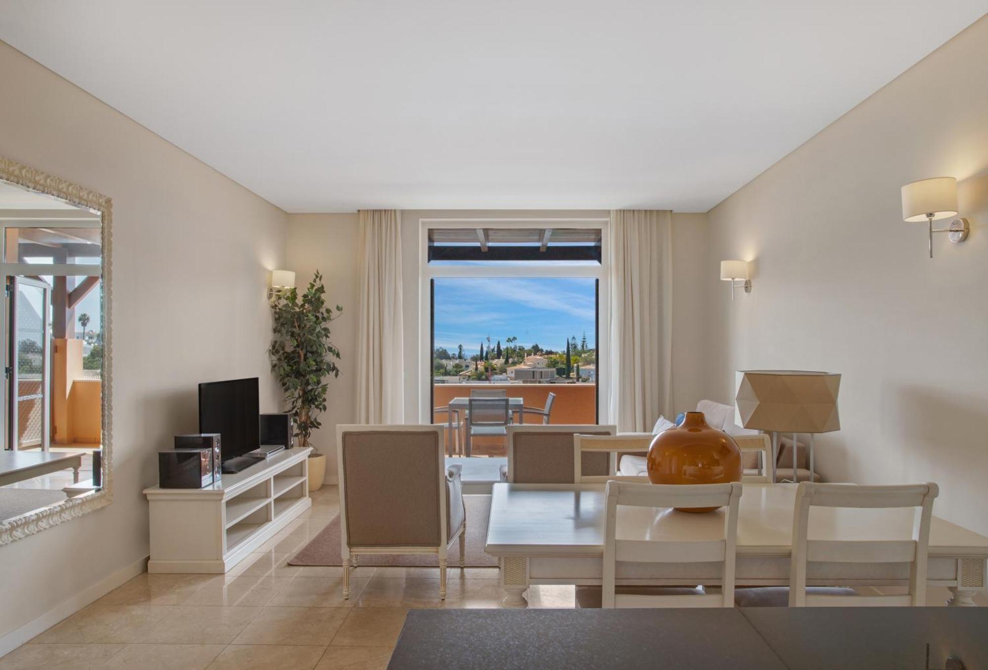Monte Santo Resort Carvoeiro  Kültér fotó A staged living room