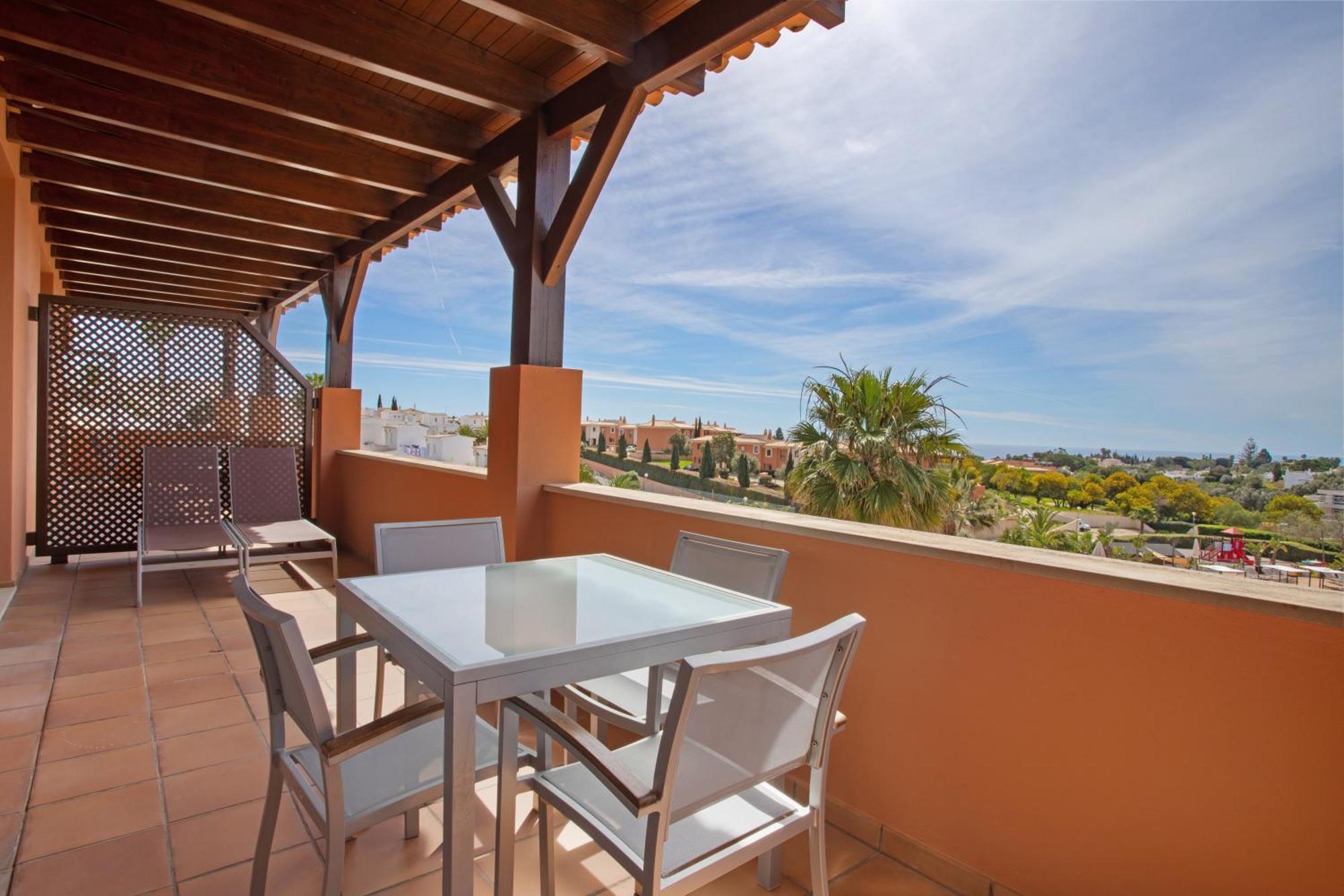 Monte Santo Resort Carvoeiro  Kültér fotó A balcony