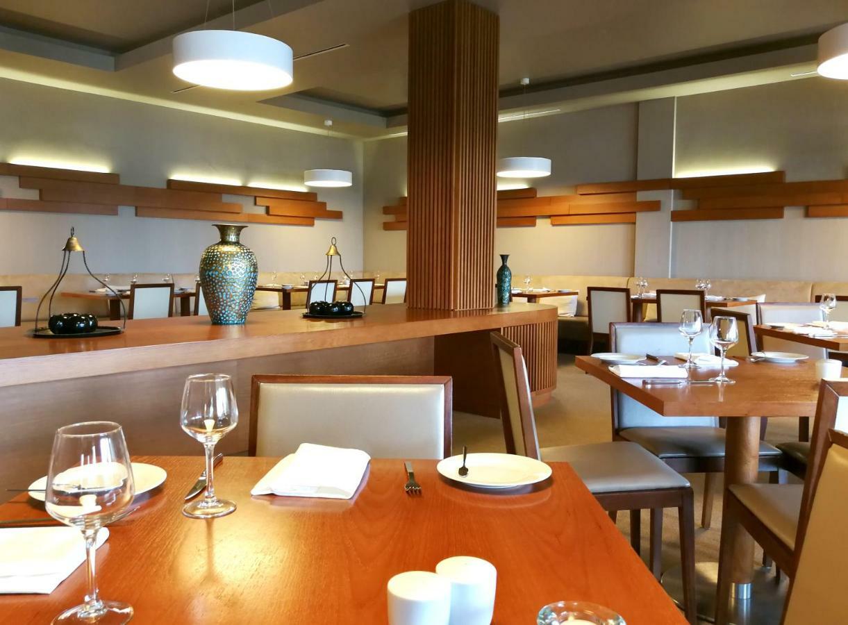 Monte Santo Resort Carvoeiro  Kültér fotó Interior of the restaurant